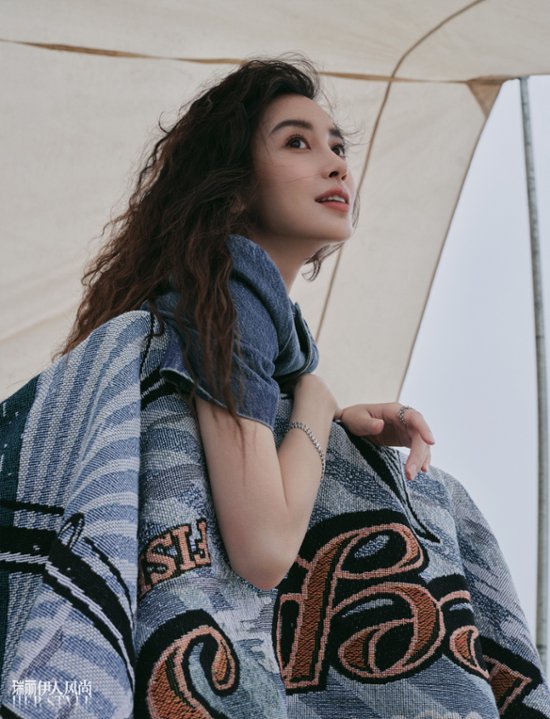 雑誌/ 瑞麗伊人風尚雜志 2022年8月 中国版　楊穎（Angelababy/アンジェラベイビー）：表紙！記事掲載！Rayli Her Style ef　中国雑誌画像