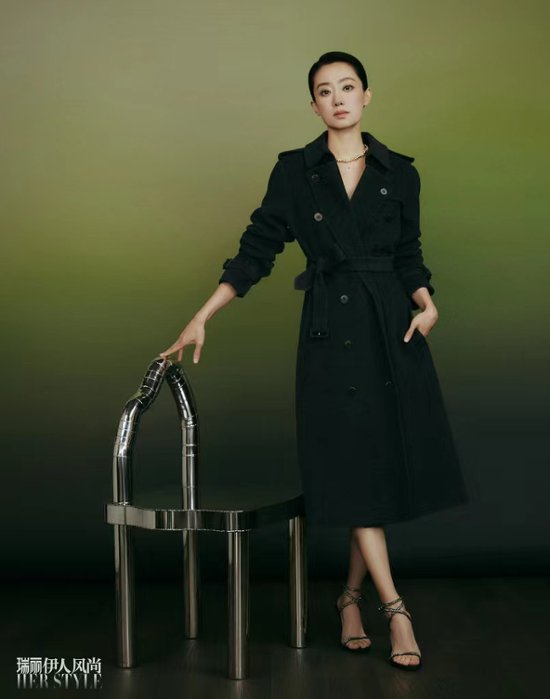 雑誌/ 瑞麗伊人風尚雜志 2022年10月 中国版　張小斐（チャン・シャオフェイ）：表紙！記事掲載！Rayli Her Style ef　中国雑誌画像