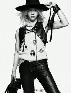 雑誌/ 芭莎男士 2022年10月 中国版　華晨宇（フア・チェンユー）：表紙！記事掲載！ Harper’s BAZAAR MEN STYLE ハーパーズバザー メンスタイル　中国雑誌画像