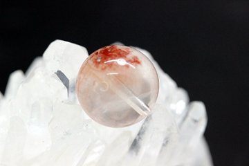 魅惑と金運を引き寄せるレッドラビットファークォーツ ―粒売り 約12mm｜天然石パワーストーン通販 ジュ・オーヴ画像