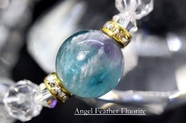 天使の羽が舞う癒しの光 エンジェルフェザーフローライト＆水晶ブレスレット｜ヒーリング・スピリチュアル・直感力アップ 天然石パワーストーン通販 ジュ・オーヴ画像