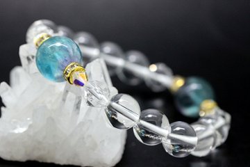 天使の羽が舞う癒しの光 エンジェルフェザーフローライト＆水晶ブレスレット｜ヒーリング・スピリチュアル・直感力アップ 天然石パワーストーン通販 ジュ・オーヴ画像