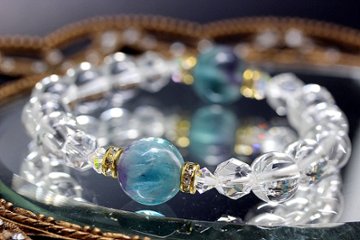 天使の羽が舞う癒しの光 エンジェルフェザーフローライト＆水晶ブレスレット｜ヒーリング・スピリチュアル・直感力アップ 天然石パワーストーン通販 ジュ・オーヴ画像