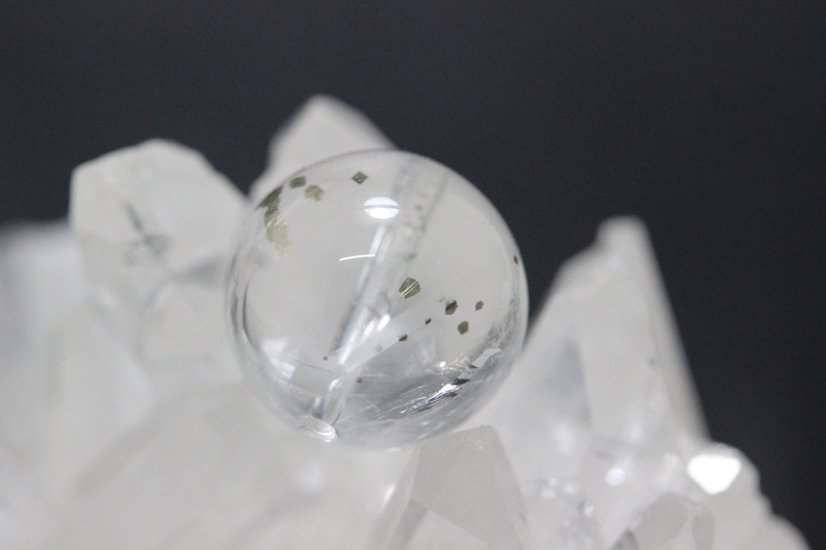 黄金の運命を呼び覚ます マーカサイトインクォーツ 粒売り 約12mm｜天然石パワーストーン通販 ジュ・オーヴ画像