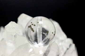 黄金の運命を呼び覚ます マーカサイトインクォーツ 粒売り 約12mm｜天然石パワーストーン通販 ジュ・オーヴ画像