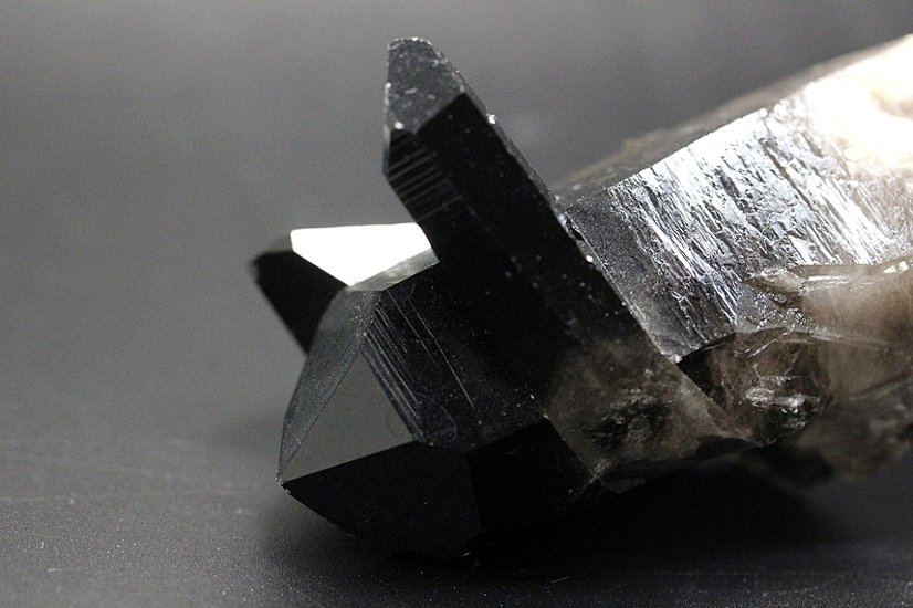 【完売】最強の守護と浄化 モリオン（黒水晶）クラスター 約7cm 天然石パワーストーン通販 ジュ・オーヴ画像