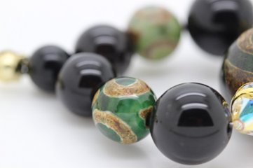 【完売】魔除け 健康 長寿 財運を引き寄せる 三眼天珠とモリオン（黒水晶）ストラップ 天然石 パワーストーン画像