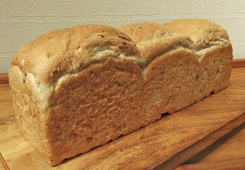 お米入り食パン　珈琲アーモンド画像