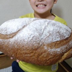 笑顔の種　シエールの大きなパン～１キロパンの画像