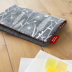 あざみとねこの懐紙入れ（シャンブレー）赤画像