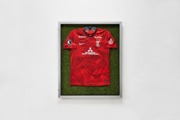 【メーカー直送品】アルナ 前開き式ユニフォームケース UVカットアクリル仕様 ユニフォーム・Tシャツ用額画像