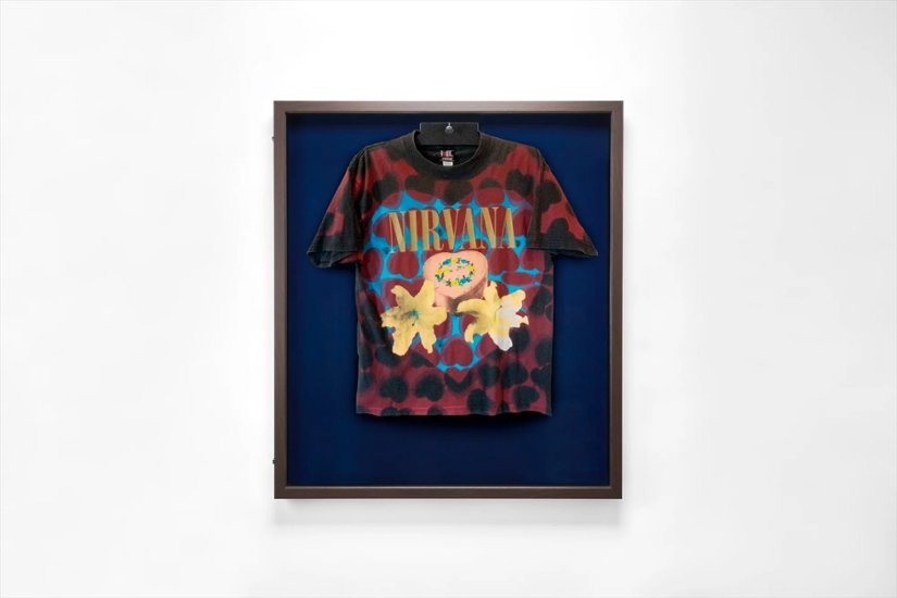 【メーカー直送品】アルナ 前開き式ユニフォームケース UVカットアクリル仕様 ユニフォーム・Tシャツ用額画像