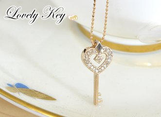 【Lovely Key】天然ダイヤモンドネックレス/K18PG（ピンクゴールド） 鍵ネックレス　ピンクゴールドネックレスの画像