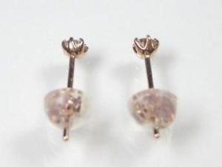 天然ダイヤモンドピアス・0.1ｃｔ/K10（ホワイトゴールド）(ピンクゴールド)(イエローゴールド)   天然ダイヤ　４月誕生石画像