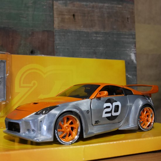 JADA 20th  D ミニカー 2003 NISSAN 350Z 1/24サイズ ニッサン350Z レトロミニカー画像