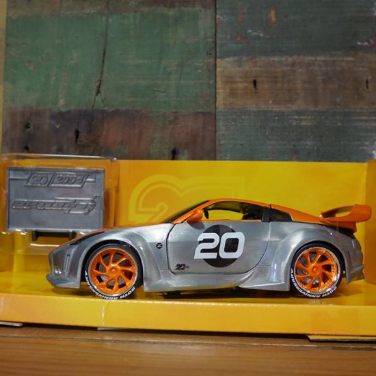 JADA 20th  D ミニカー 2003 NISSAN 350Z 1/24サイズ ニッサン350Z レトロミニカー画像