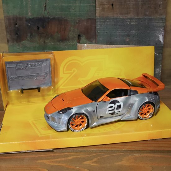 JADA 20th  D ミニカー 2003 NISSAN 350Z 1/24サイズ ニッサン350Z レトロミニカー画像