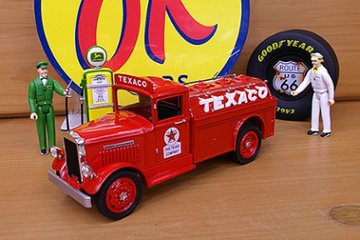 テキサコ オイル ダイキャストミニカー 1943 TEXACO 1/34サイズ T-23 GMC タンカー レッド 貯金箱 アメリカン雑貨画像