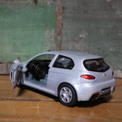 アルファロメオ ミニカー Alfa 147 GTR KiNSMART 1/32 レトロミニカー アメリカン雑貨画像