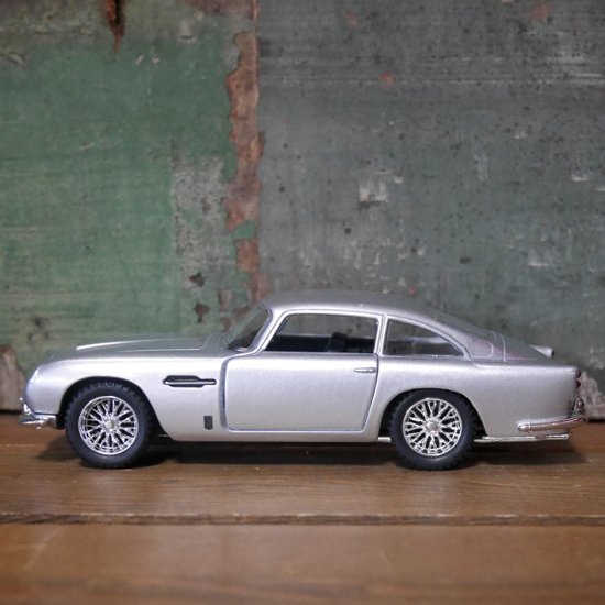 アストンマーティン【 ASTON MARTIN DB5】  プルバックミニカー　007　キンスマート アメリカン雑貨画像