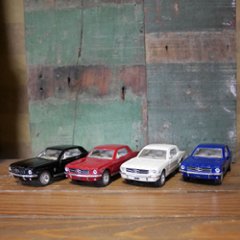 フォード マスタング 1/36 プルバックミニカー 1964 Ford Mustang　キンスマート アメリカン雑貨の画像