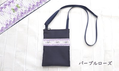 斜め掛け　ショルダーバッグ　(ポシェット）スモッキング刺繍　画像