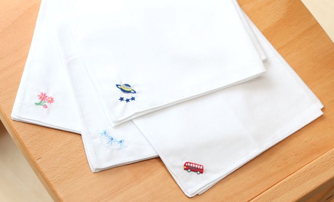 【ワケあり品のため50％OFF】刺繍入り綿ハンカチ の画像