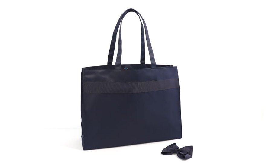 【お受験バッグ】 横型トートバッグ(リボンブローチ付き)｜紺無地｜自立型｜B4サイズ｜画像