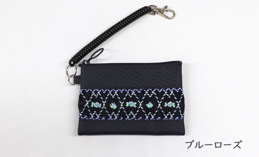 【ネット限定】スモッキング刺繍入り ナイロン製パスケース ｜小銭入れ付き画像