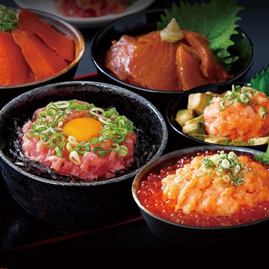 【送料無料(沖縄・離島への配送不可)】大人気の海鮮丼をどっさり★海鮮丼詰合せ計15食(マグロ漬け3p＋ネギトロ3P+サーモンネギトロ3p+トロサーモン3p+イカサーモン3P）【60ptプレゼント】画像
