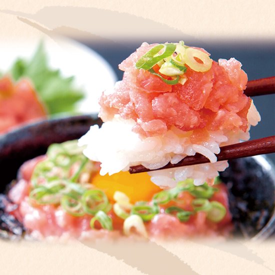 【送料無料(沖縄・離島への配送不可)】大人気の海鮮丼をどっさり★海鮮丼詰合せ計15食(マグロ漬け3p＋ネギトロ3P+サーモンネギトロ3p+トロサーモン3p+イカサーモン3P）【60ptプレゼント】画像