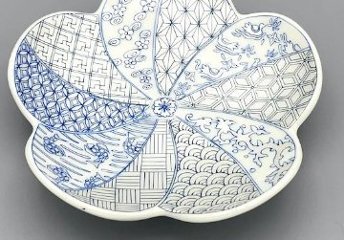 錦翡翠銀彩捻祥瑞梅形小銘々皿　12㎝の画像