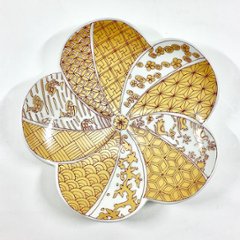 錦金彩祥瑞捻り梅形銘々皿　15㎝の画像
