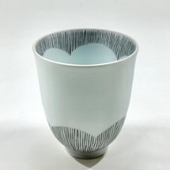 錦小花黒糸十草湯呑 　　180ccの画像