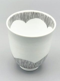 錦小花黒糸十草湯呑  180ccの画像
