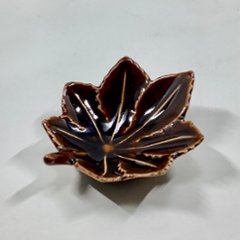 べっ甲釉紅葉形小付画像