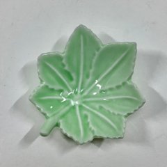 淡緑釉紅葉形小付画像
