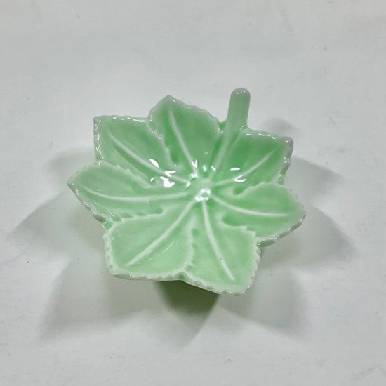 淡緑釉紅葉形小付画像