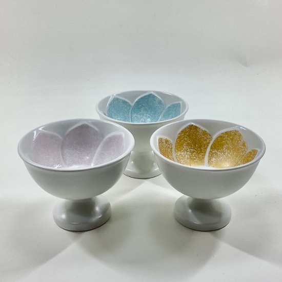 錦薄紅花彫高台小付　8㎝画像