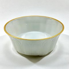 錦クリーム釉渕金 剣先彫り袋足向付　14㎝の画像