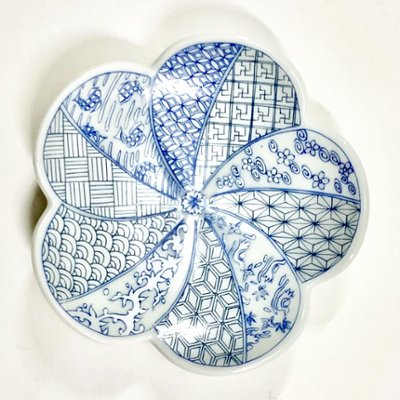 錦翡翠銀彩祥瑞捻梅形小皿　9㎝の画像
