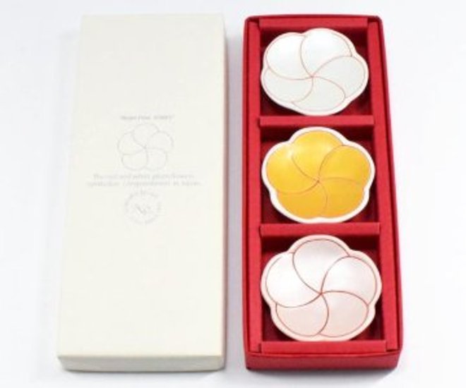 捻り梅　紅＆白＆金　箸置き　3個セット画像