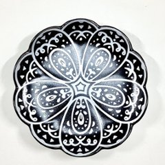 錦黒ﾏｯﾄ銀きらめき八重梅小皿　9㎝の画像