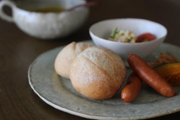 内田ゆみこ　丸プレート　灰釉画像