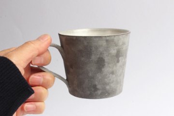 大森健司　黒土マグカップ（銀彩）画像