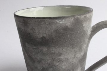 大森健司　黒土マグカップ（中白）画像
