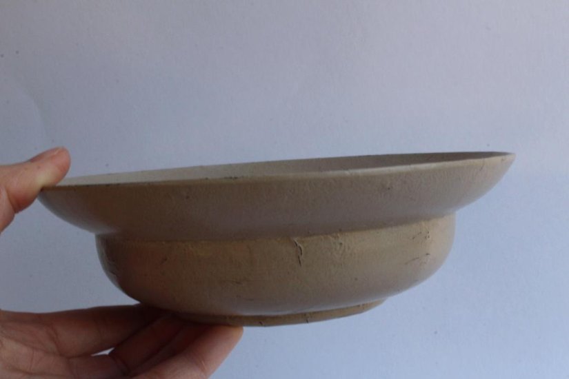 向こう山、わたしたちの影の粒々。　漆のリム皿画像