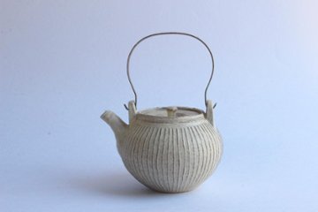 鈴木　進　粉引線紋急須（金具取手）の画像