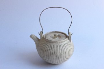 鈴木　進　粉引線紋急須（金具取手）画像