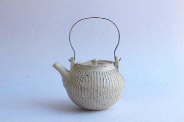 鈴木　進　粉引線紋急須（金具取手）の画像